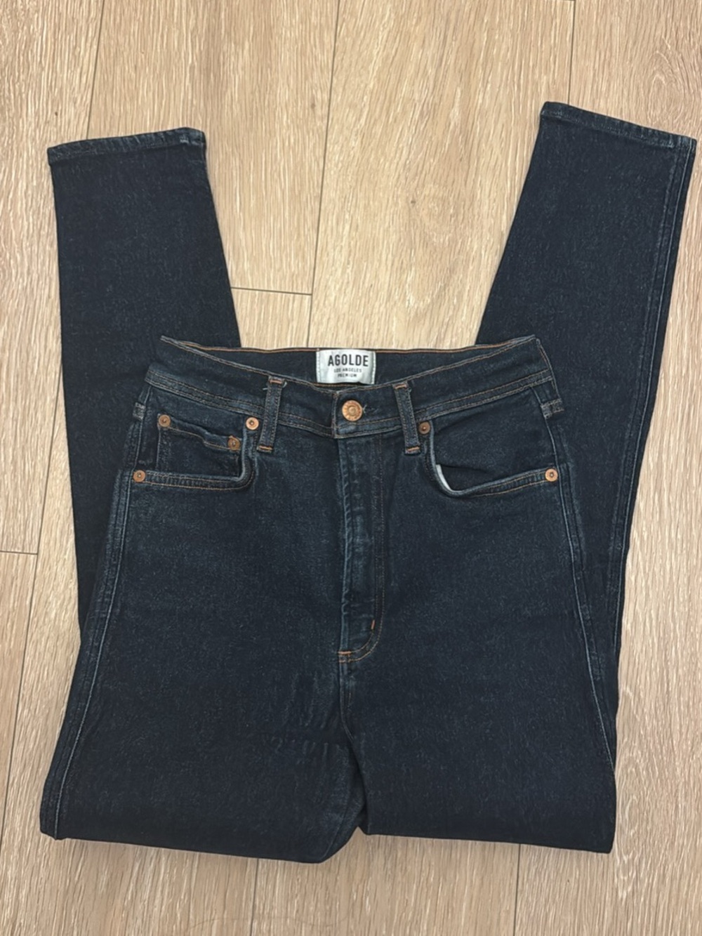 Agolde High-Rise Jeans in Dark Blue Wash